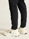 4820_7c8d26946e_c17488-9990_adv-20essence-20training-20pants-203-20m_closeup6-1350x0.webp