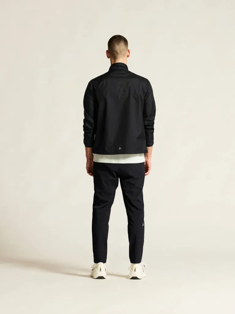 4820_d09d756ea6_c17488-9990_adv-20essence-20training-20pants-203-20m_closeup3-1350x0.webp
