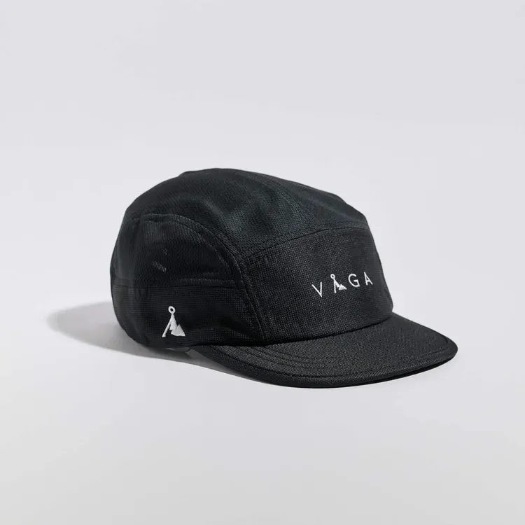 vaga-club-cap-running-cap-stormblack-front-angle.webp