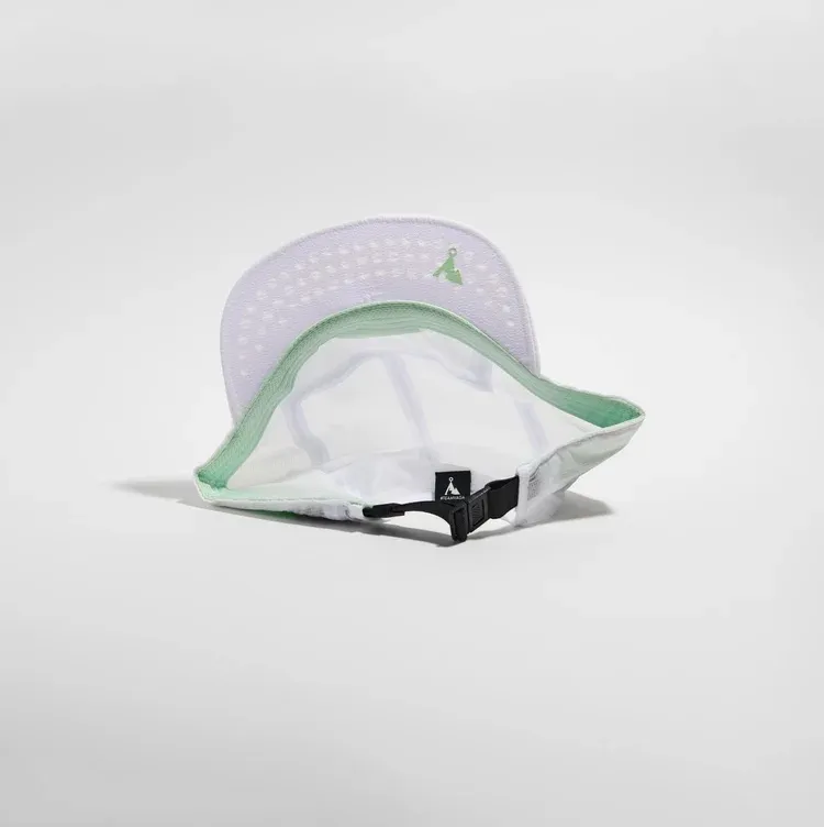vaga-feather-light-cap-running-cap-white-underneath.webp