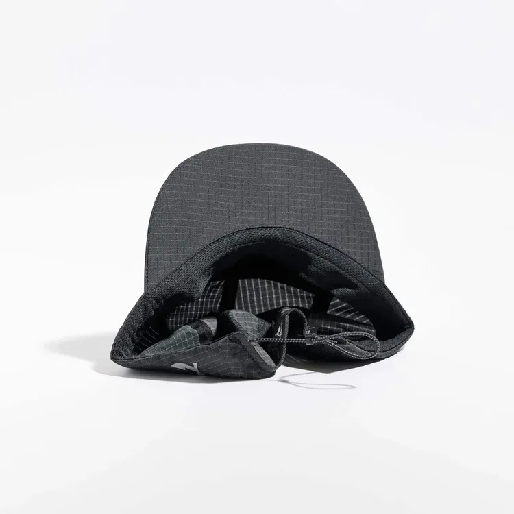 vaga-night-club-running-cap-black-underneath.webp