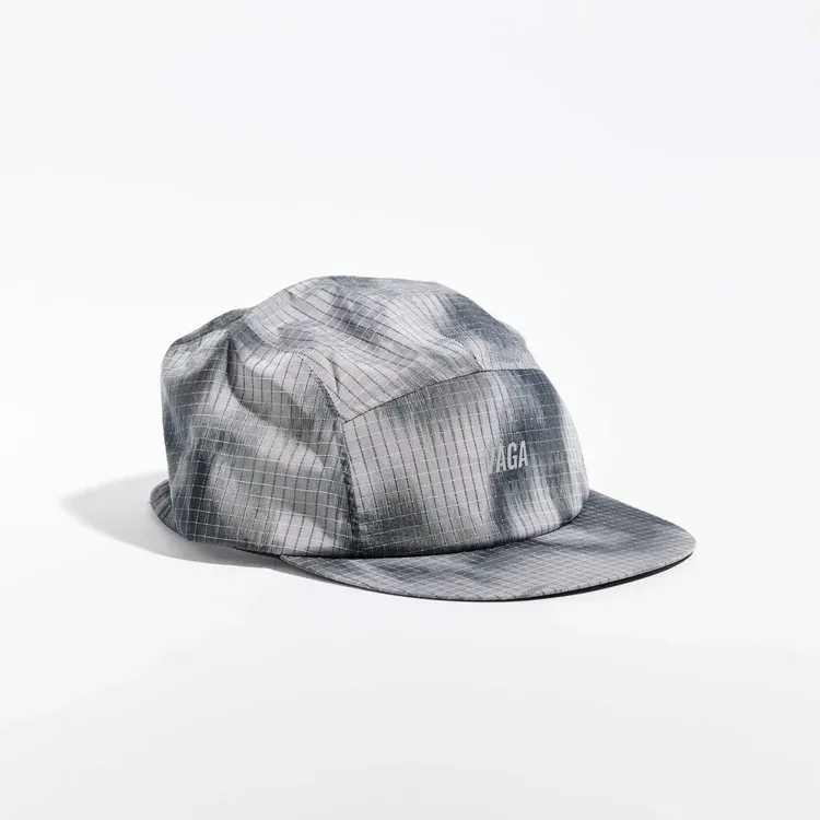 vaga-night-club-running-cap-black-grey-front-angle.webp