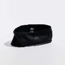 vaga-performance-running-headband-black-stood.webp