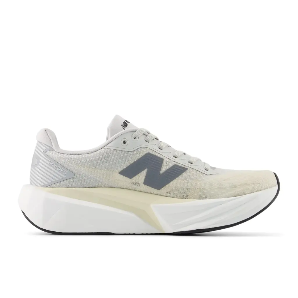 New Balance Shoe W's FuelCell Rebel v5 - Linen (35)